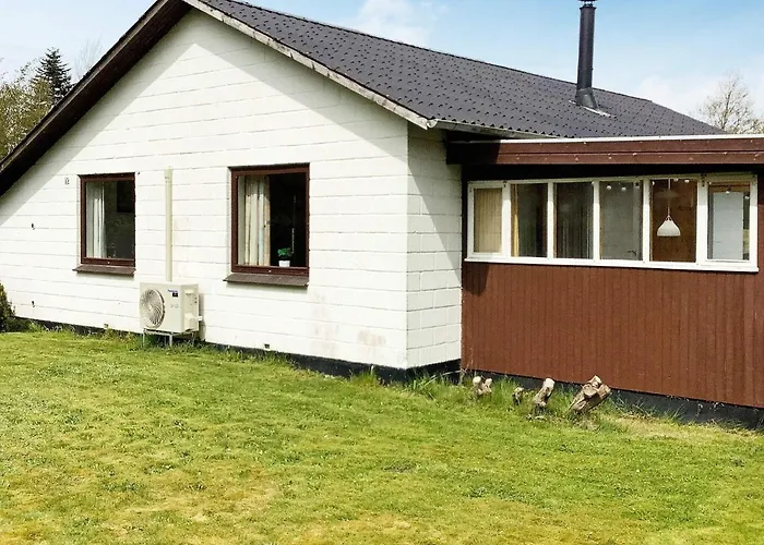 6 Person In Norre Nebel-by Traum *